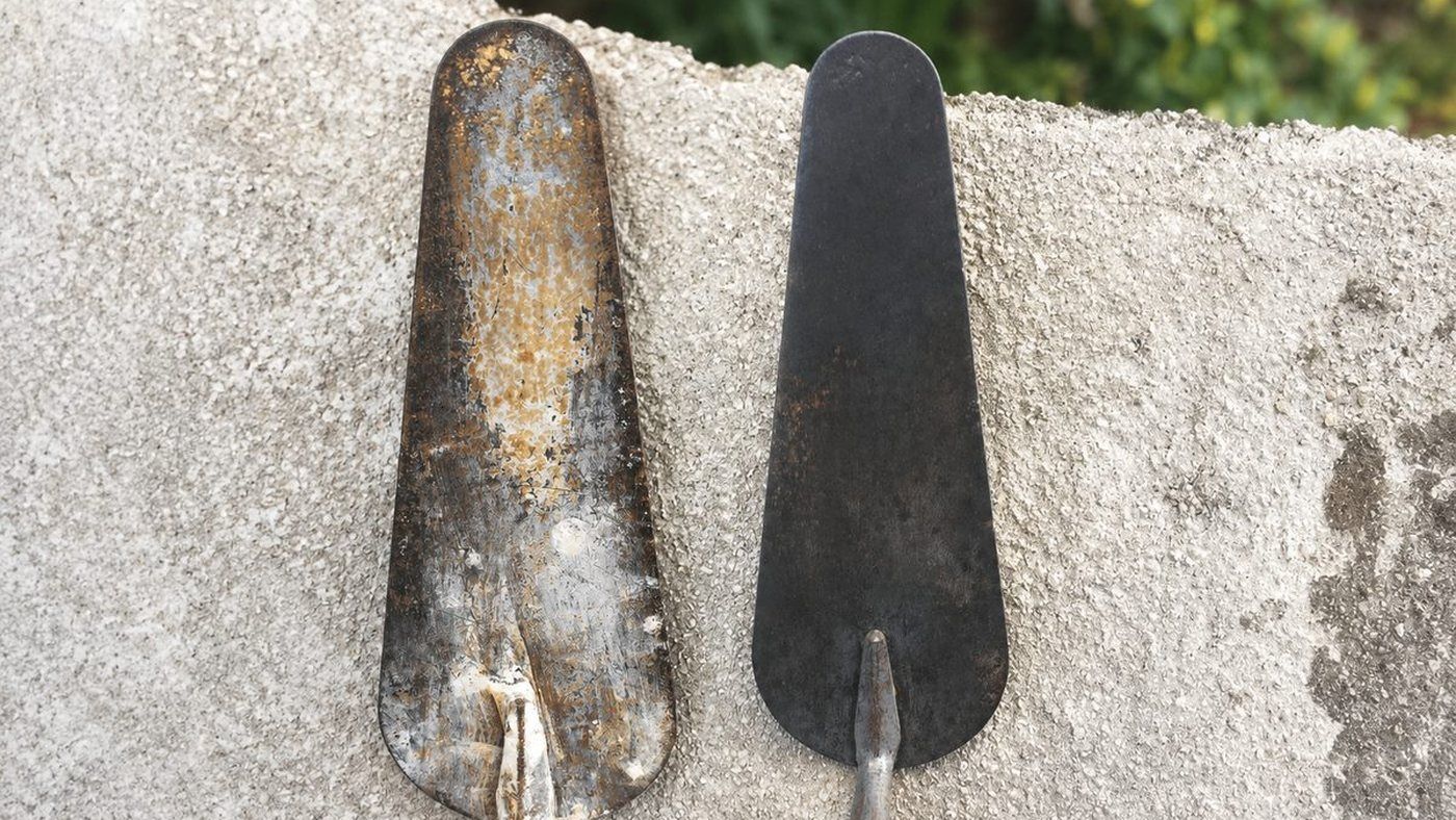 Kleine Werkzeuge und Metallteile entrosten